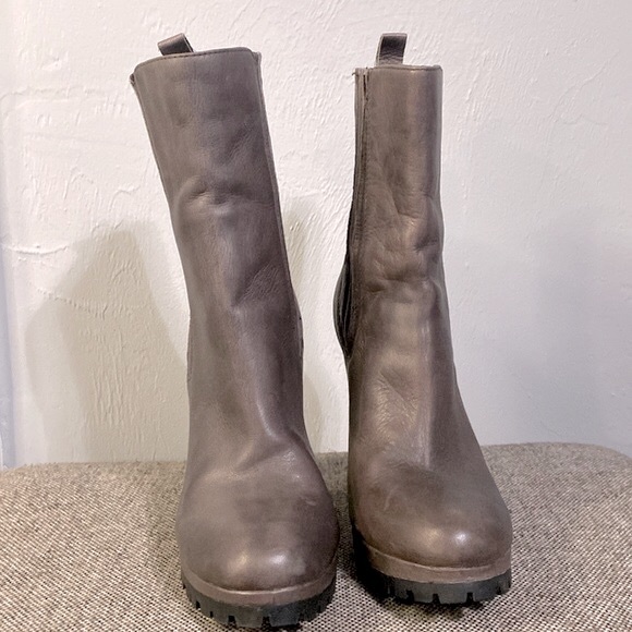 Dolce Vita gray boots, size 7 1/2. - Picture 4 of 10